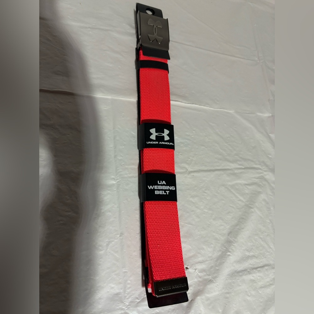 Under Armour Belt OSFM  with bottle opener Adjustable Golf Sportswear Athletic
